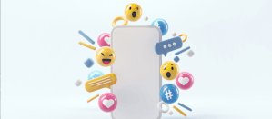 Smartphone met zwevende social media emoji's, likes en reacties op witte achtergrond.
