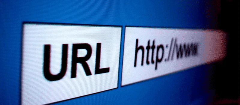 Close-up van computerscherm met 'URL' en webadresbalk, focus op canonical URL voor SEO